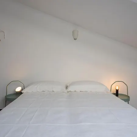 La Chiara - Mansarda In Via Duomo Apartament Neapol